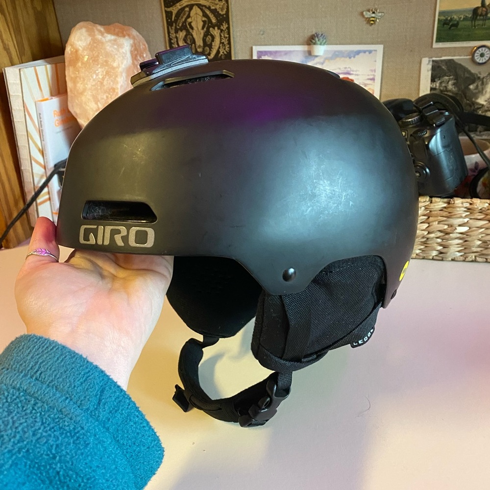 Giro ledge MIPS helmet
